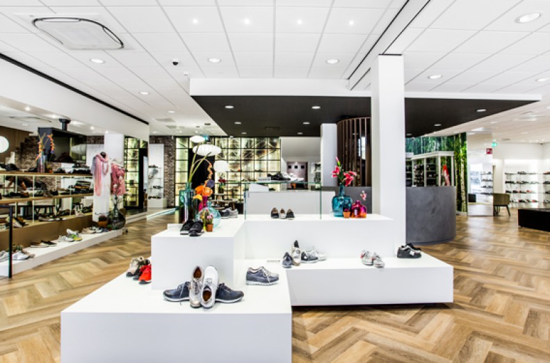 Twisted Onbeleefd Concurreren Toonaangevende schoenenwinkel in het Gooi Gooi Bruist